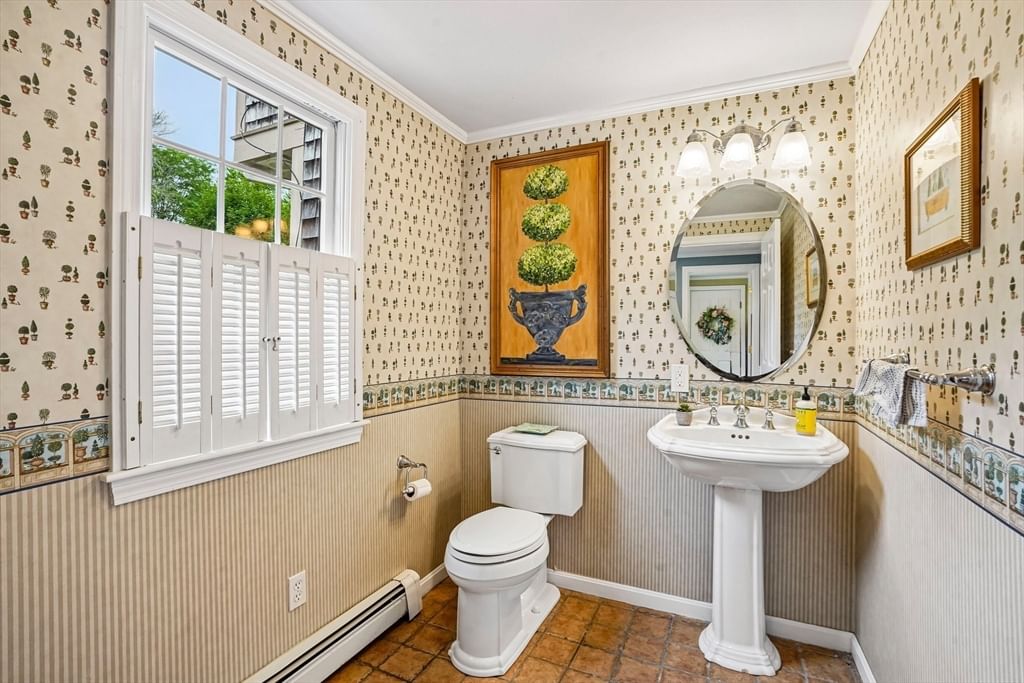 2 Berkley Cir Hingham — Photo 38 of 40