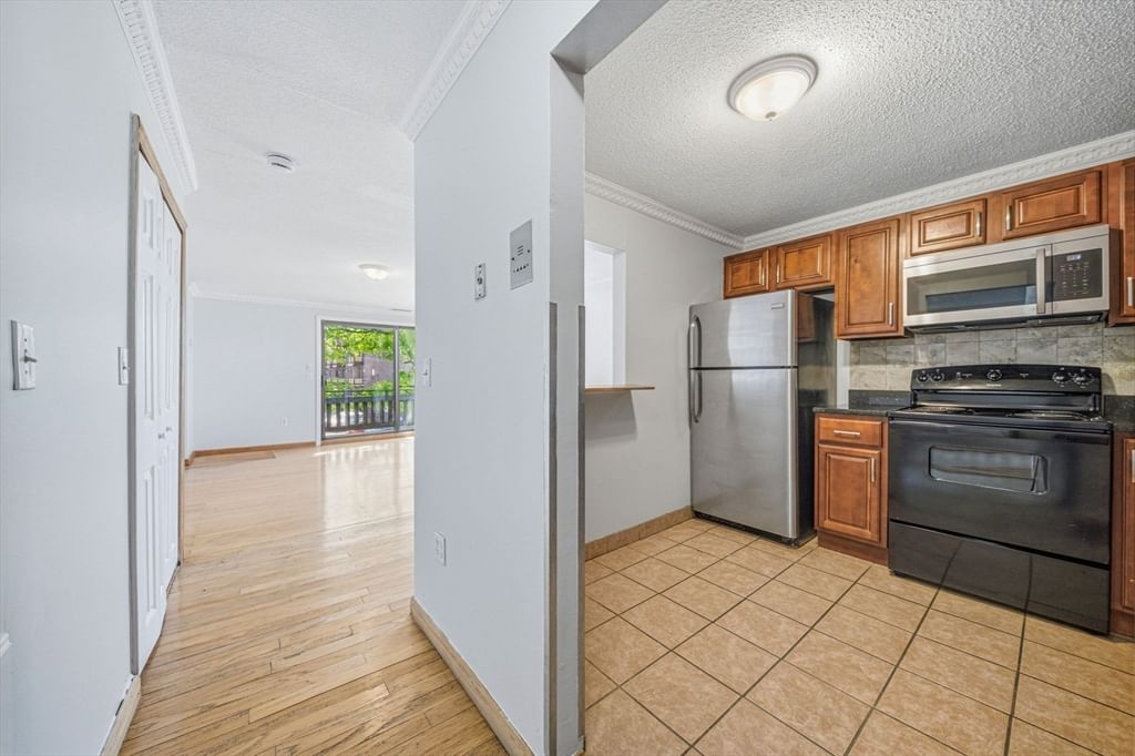 286 Fenno St #1 Revere — Photo 10 of 32
