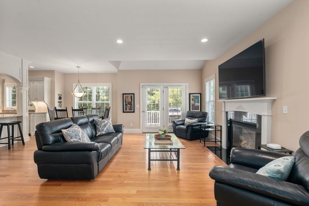 77 Cedar Street Wellesley — Photo 11 of 39