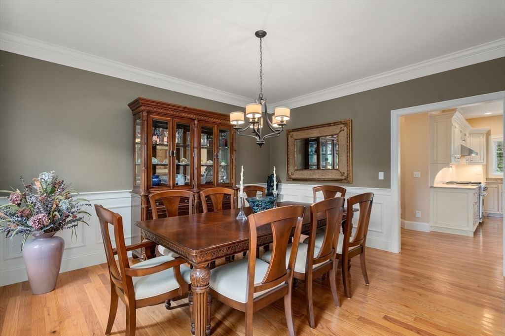 77 Cedar Street Wellesley — Photo 14 of 39