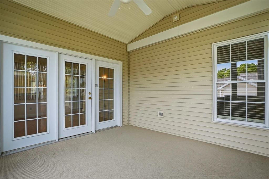 70 Orchard Meadow Dr #70 Shrewsbury — Photo 18 of 41
