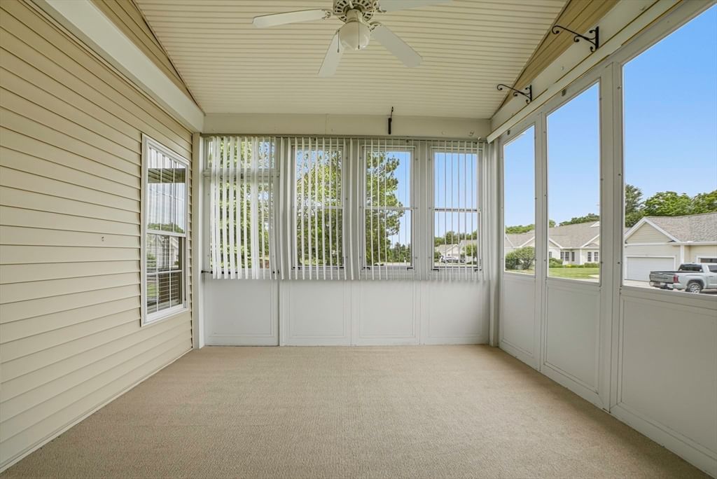 70 Orchard Meadow Dr #70 Shrewsbury — Photo 19 of 41