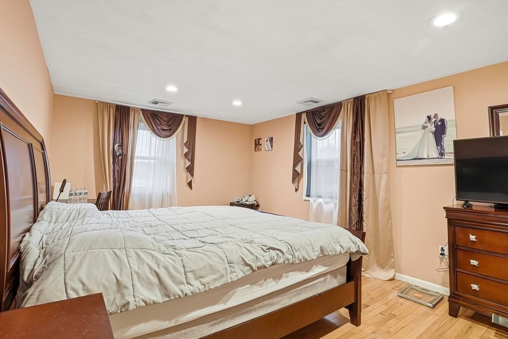 50 Lakeshore Dr Marlborough — Photo 14 of 34