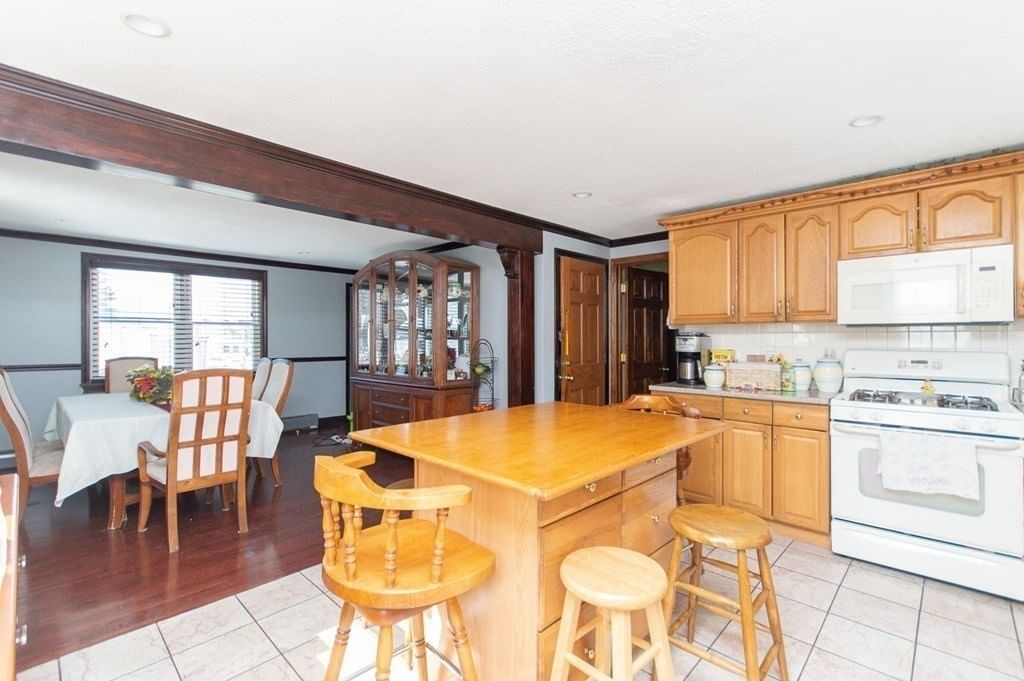 365 Elm St Bridgewater — Photo 12 of 42