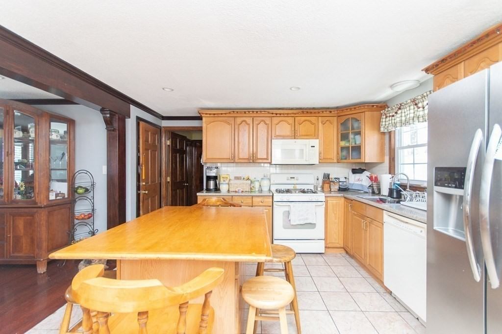 365 Elm St Bridgewater — Photo 13 of 42