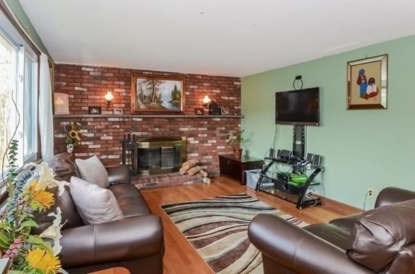 365 Elm St Bridgewater — Photo 15 of 42
