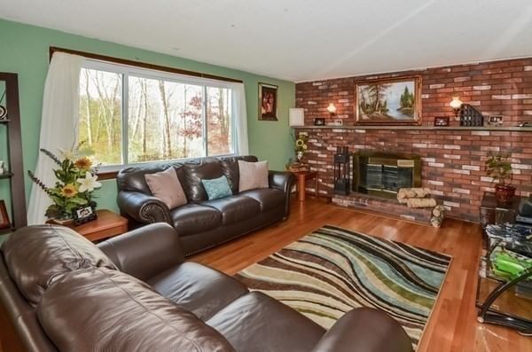 365 Elm St Bridgewater — Photo 16 of 42