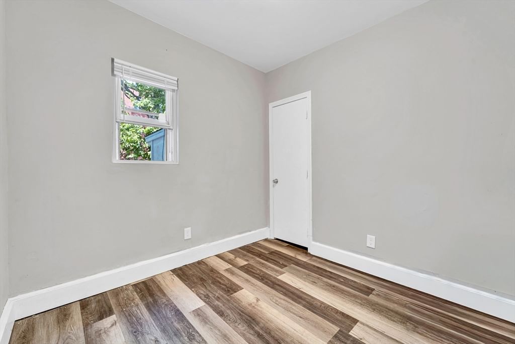 108 Marble St Springfield — Photo 6 of 23