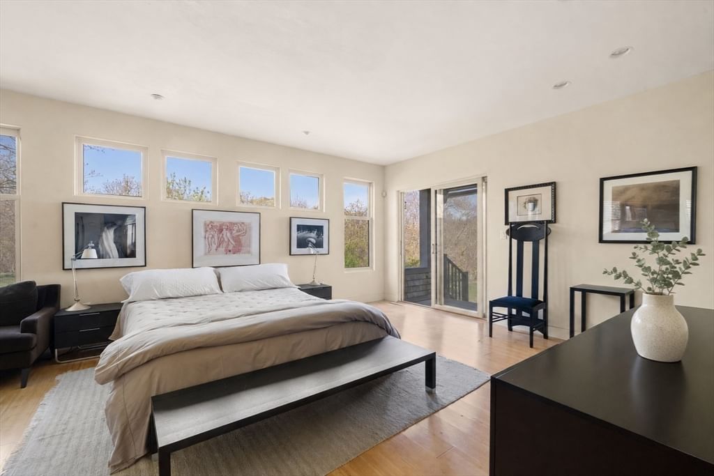 19 Locust Ln, Aquinnah, MA 02535 photo 4