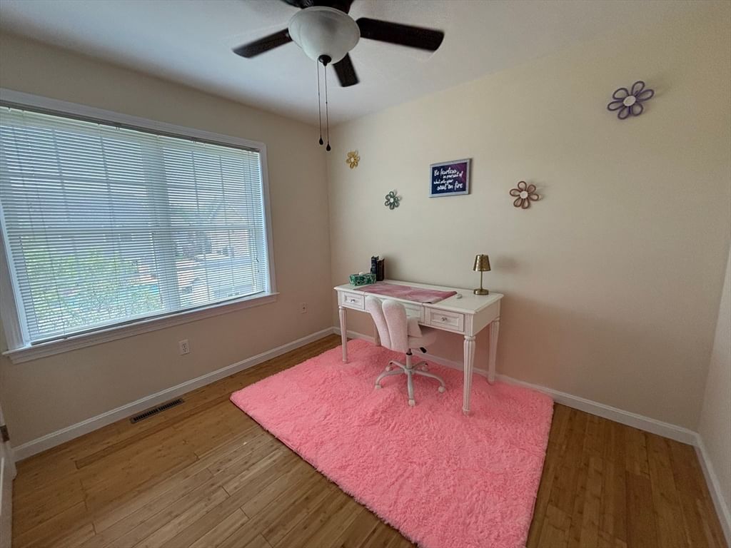 266 Christopher Dr, Springfield, MA Photo #15