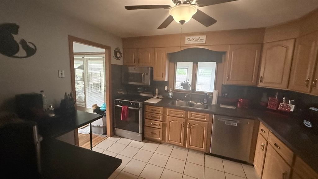 297 Elm St Somerset — Photo 10 of 31