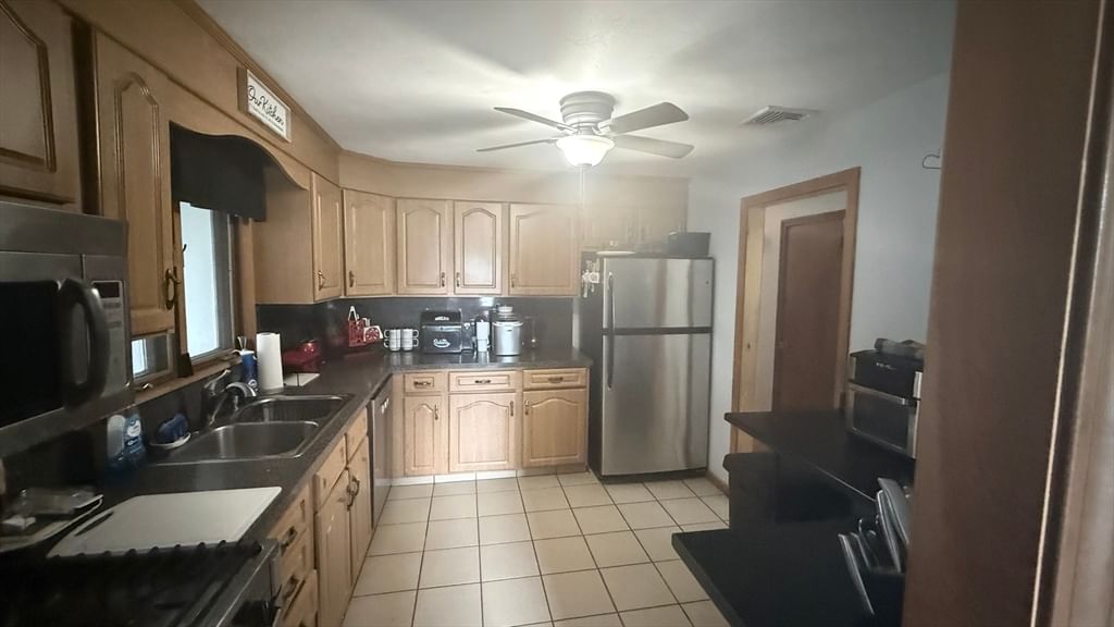 297 Elm St Somerset — Photo 11 of 31