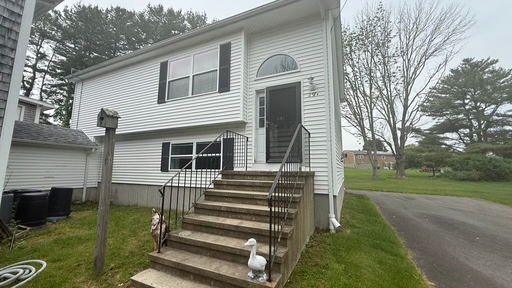 297 Elm St Somerset — Photo 23 of 32
