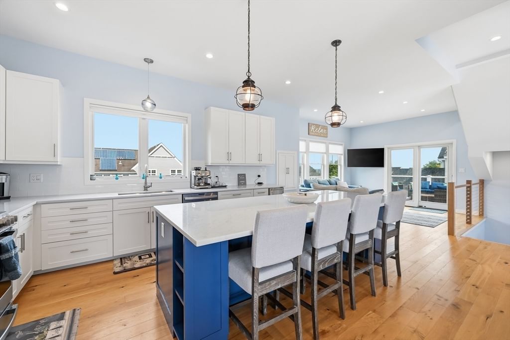 246 Howland Rd Westport — Photo 11 of 42
