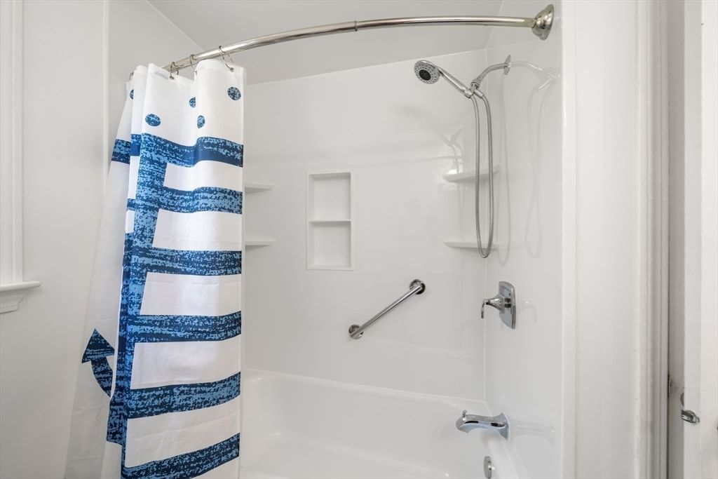 64 Winthrop Rd Winter Rental Plymouth — Photo 31 of 41