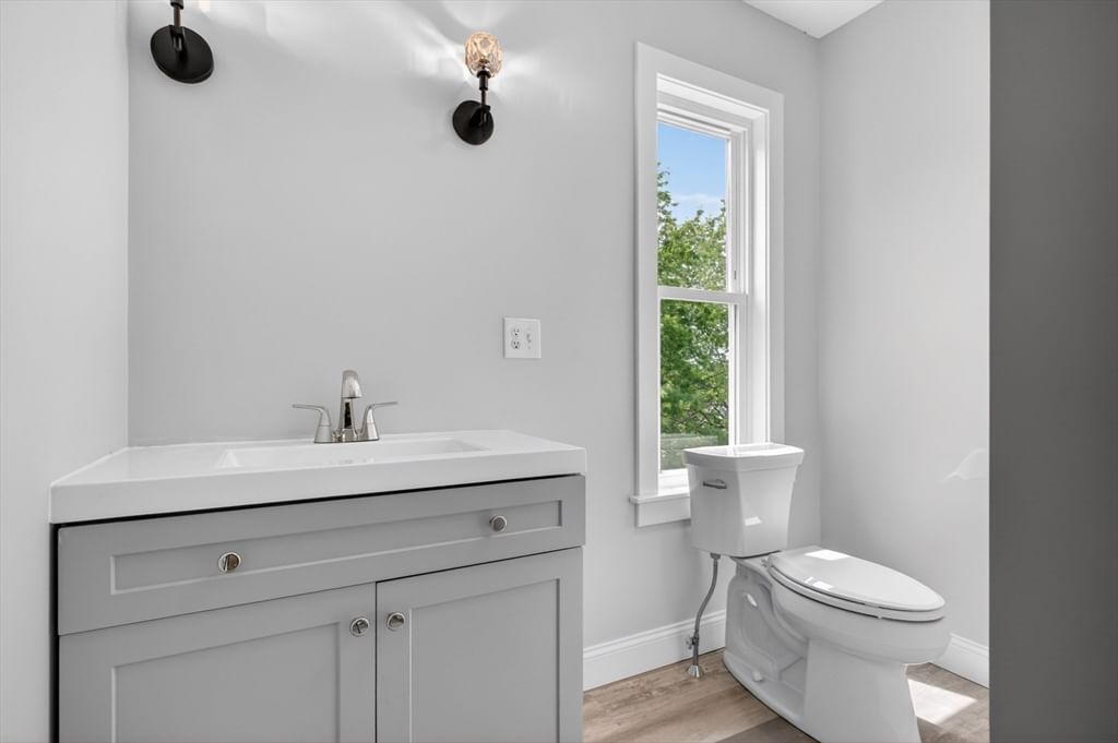 28 Greendale Ave, Worcester, MA 01606 photo 5