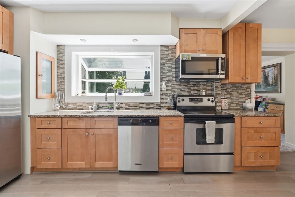 32 Terrace Dr Worcester — Photo 10 of 42