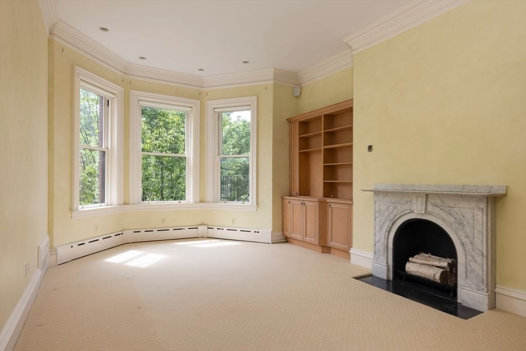 129 Commonwealth Avenue Boston — Photo 21 of 39