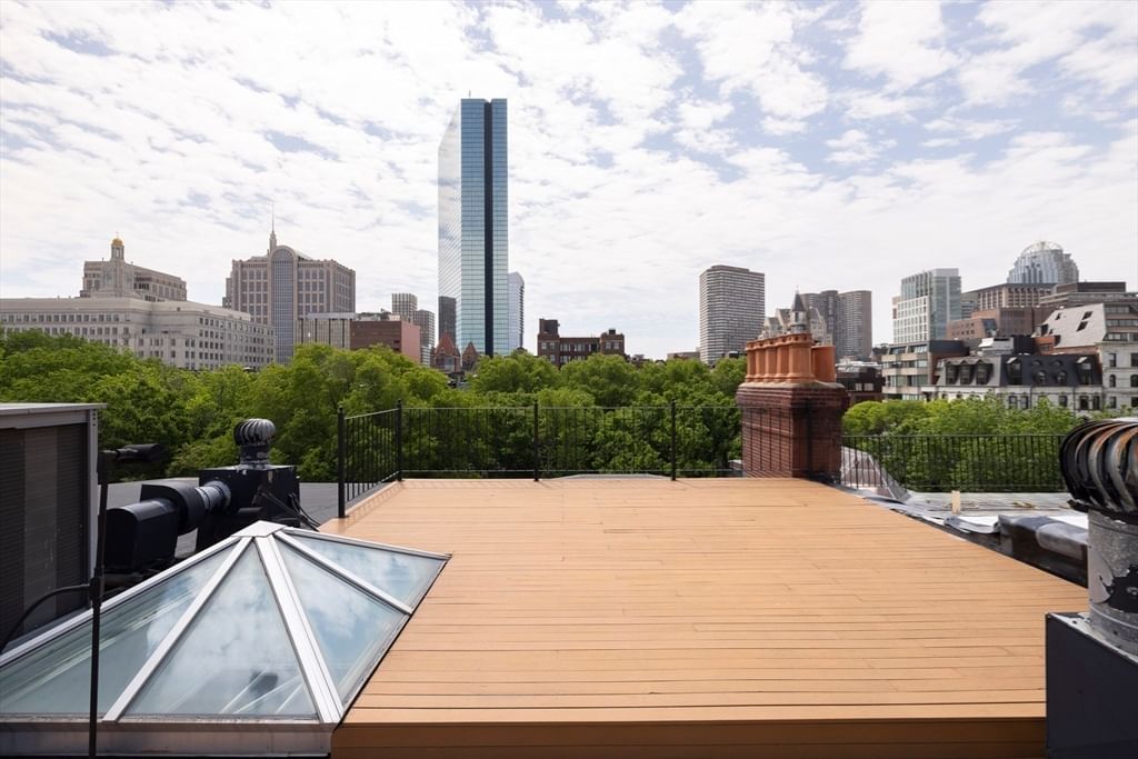 129 Commonwealth Avenue Boston — Photo 25 of 39