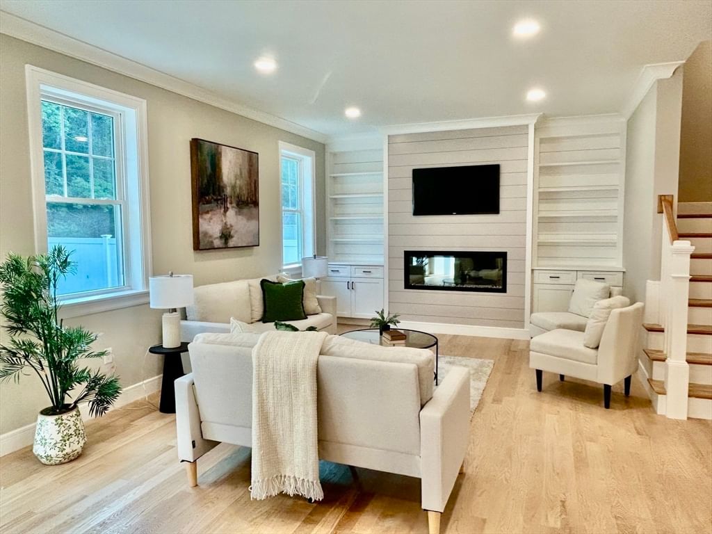 113 Warwick Avenue Waltham — Photo 14 of 42