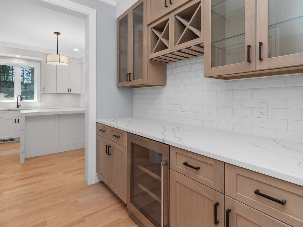 113 Warwick Avenue Waltham — Photo 18 of 42