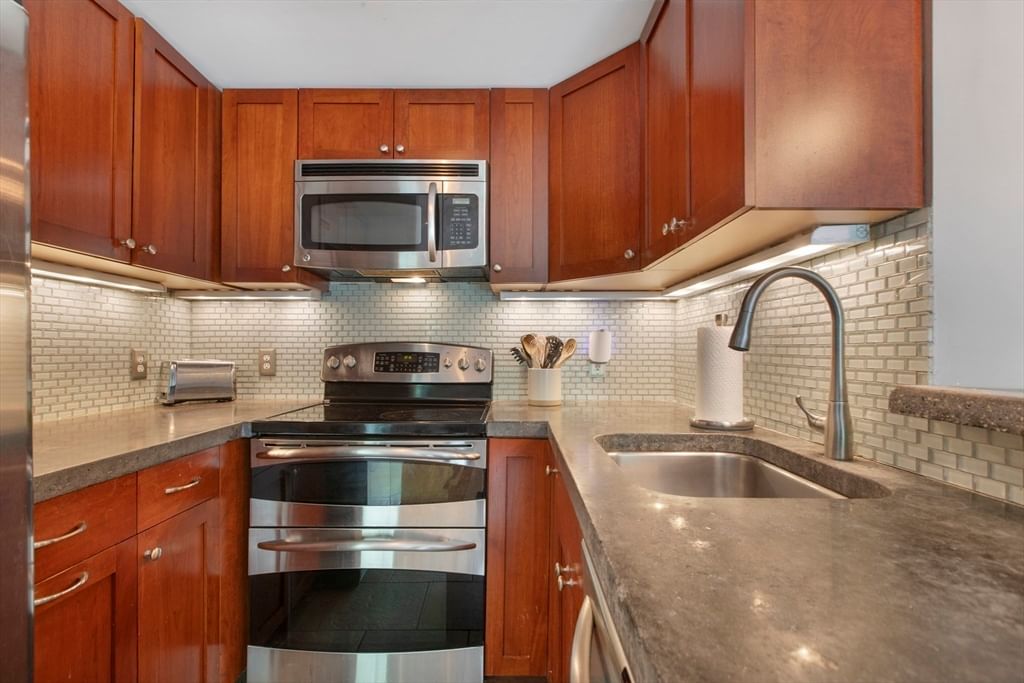 231 Coolidge Ave #409, Watertown, MA Photo #15