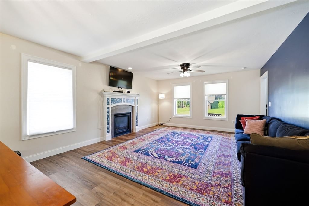 18 Woodland Ln Belchertown — Photo 10 of 28