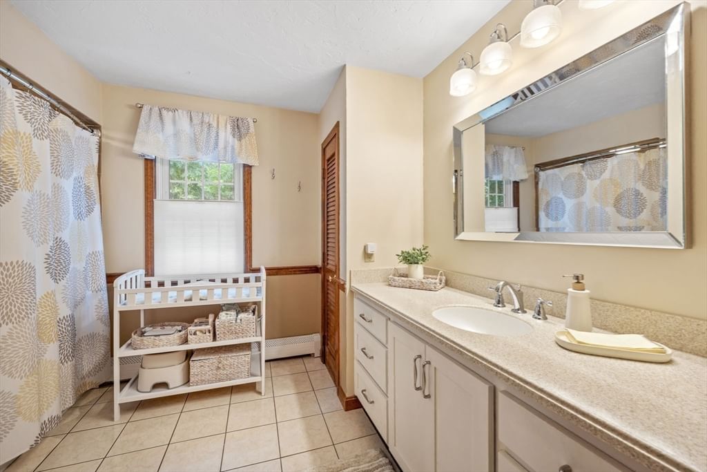 751 Washington St, Whitman, MA 02382 photo 5