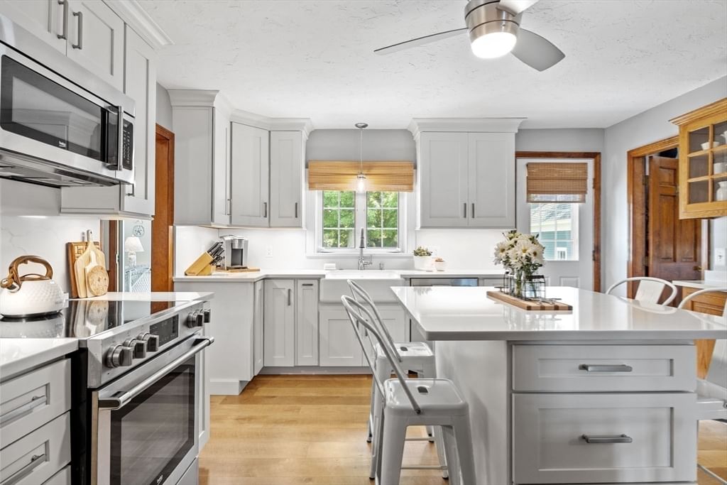 751 Washington St, Whitman, MA 02382 photo 2