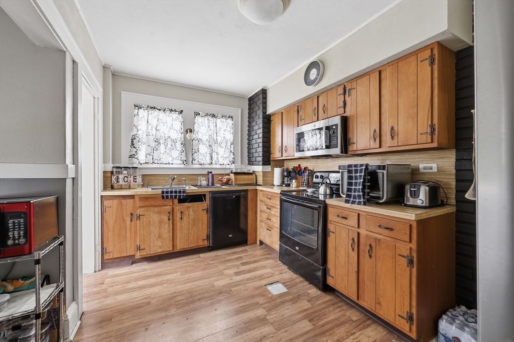 42 Reed St Agawam — Photo 11 of 24