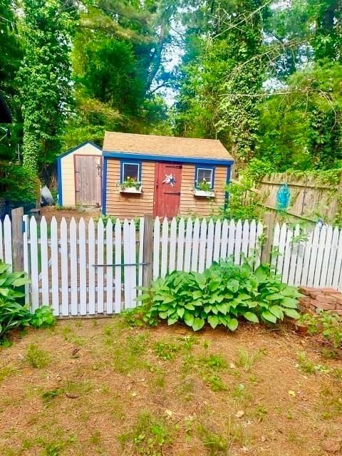 30 Crest Ave Plymouth — Photo 6 of 38