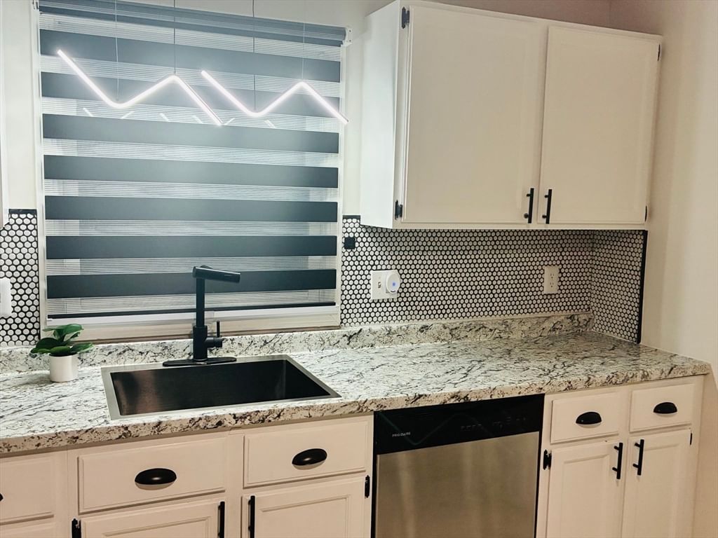 60 Chapin St #D Holyoke — Photo 5 of 18