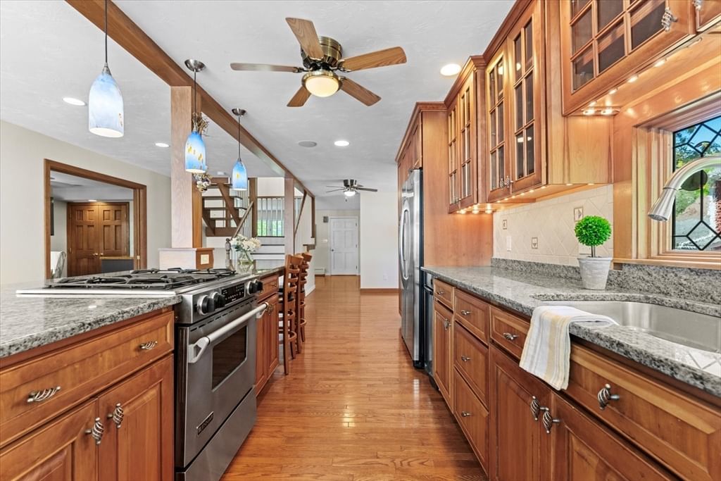 91 Lake Shore Drive West Brookfield — Photo 11 of 42