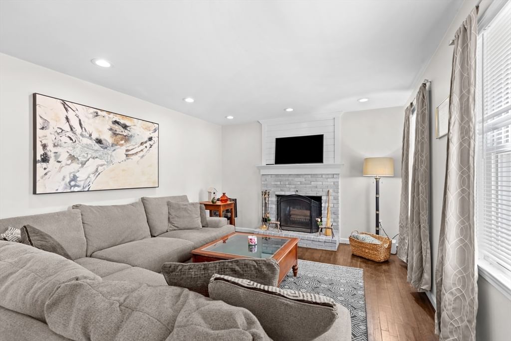 178 Tremont St Carver — Photo 17 of 36