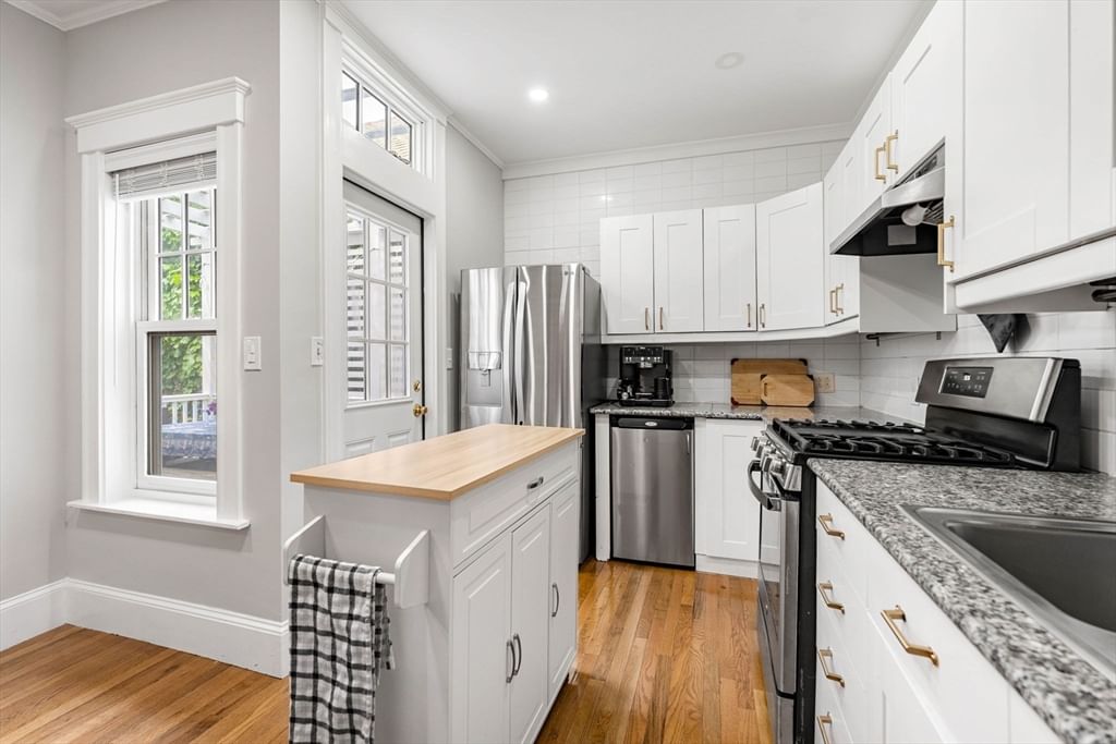 14 Curry Cir, Swampscott, MA Photo #16
