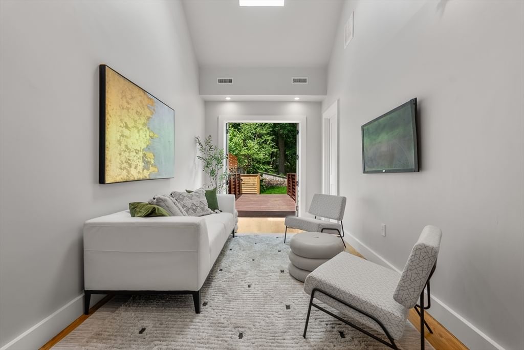 24 Sigourney St #2 Boston — Photo 34 of 42