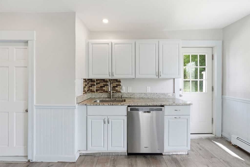 68 Brooks St Worcester — Photo 6 of 23