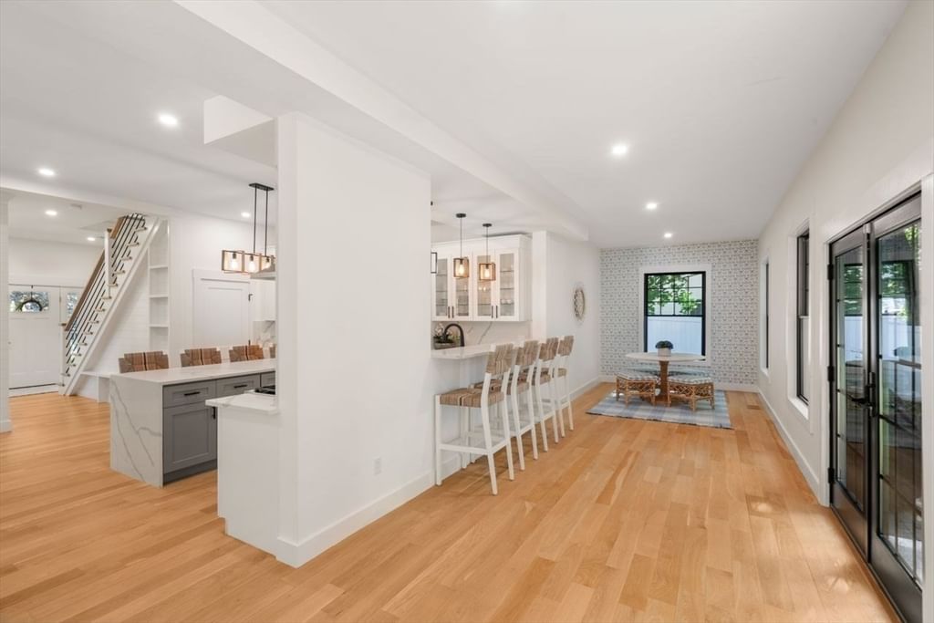 283 Walnut Street Wellesley — Photo 11 of 33