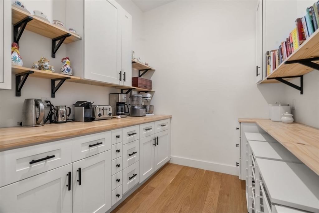 283 Walnut Street Wellesley — Photo 13 of 33