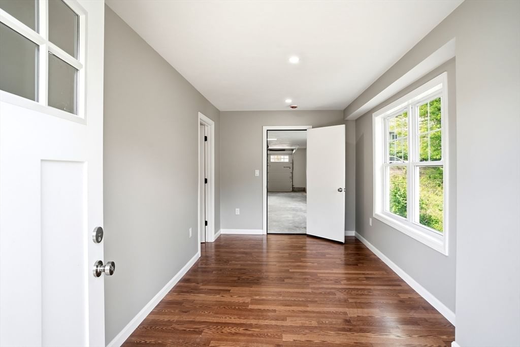 17 Crosby St #A Webster — Photo 11 of 42