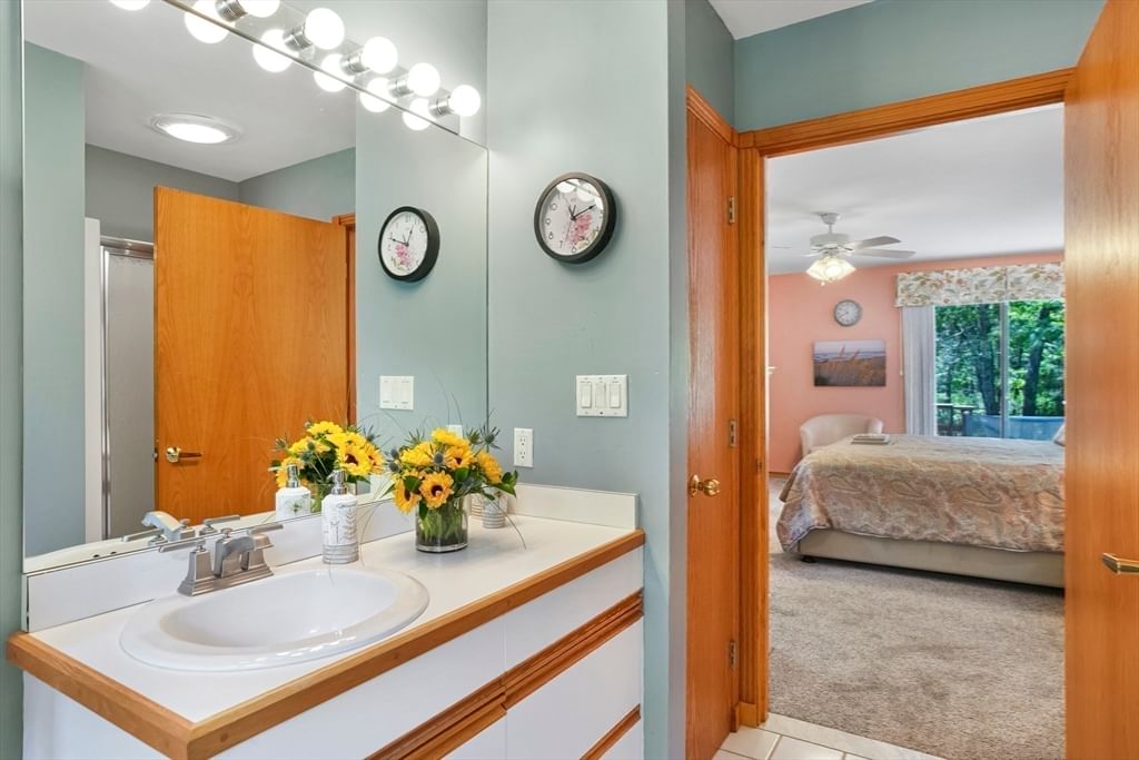 18 Puritan Dr, Oak Bluffs, MA 02557 photo 5