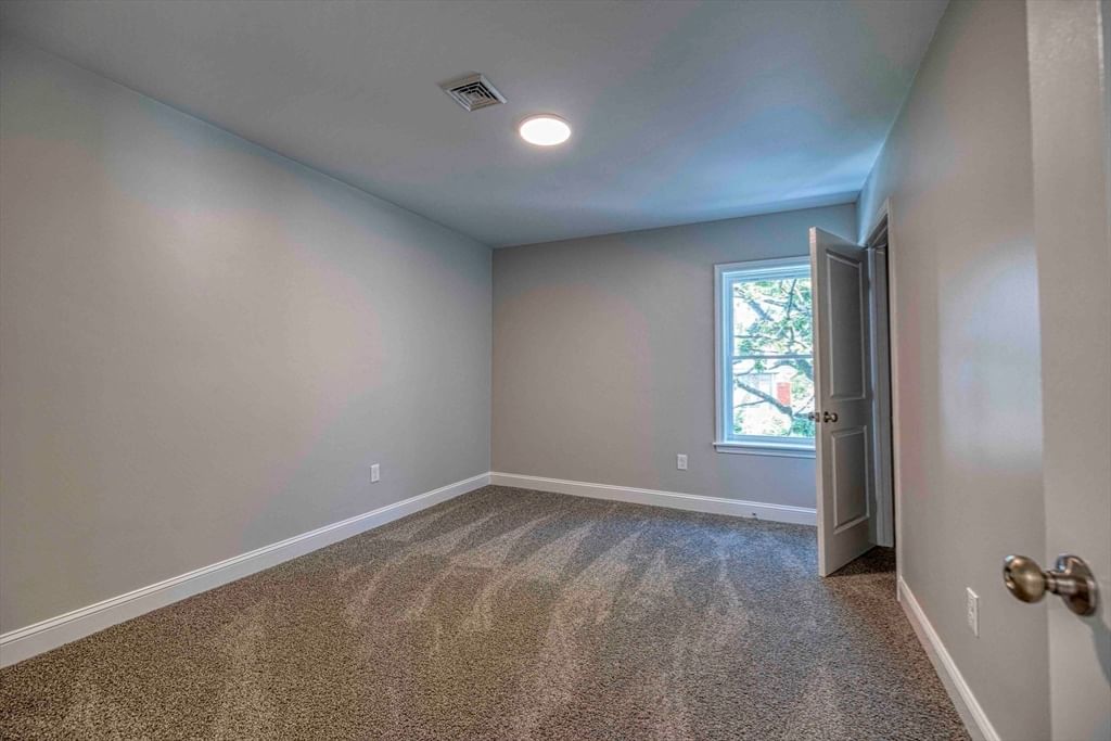 155 Mason St Fall River — Photo 13 of 19