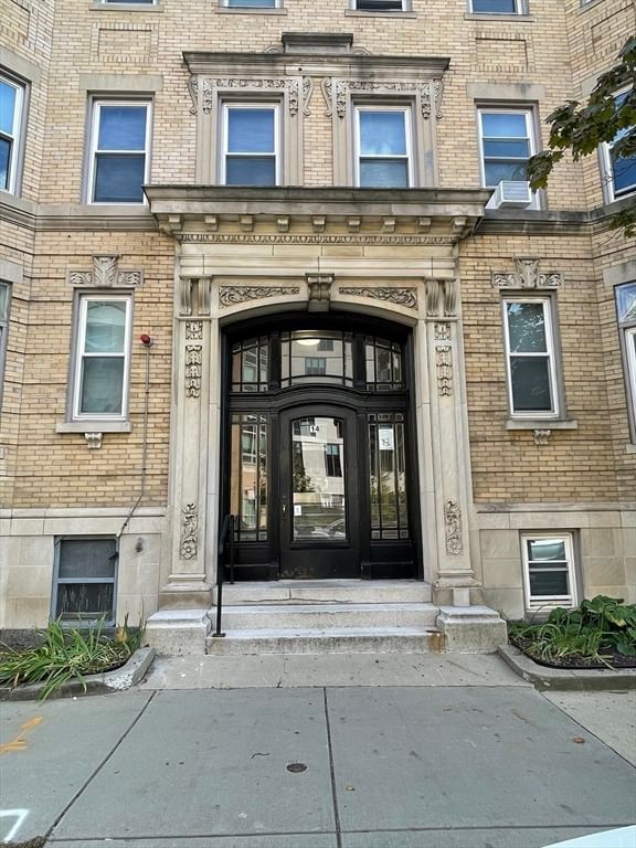 14 Palace Rd #15 Boston — Photo 14 of 17