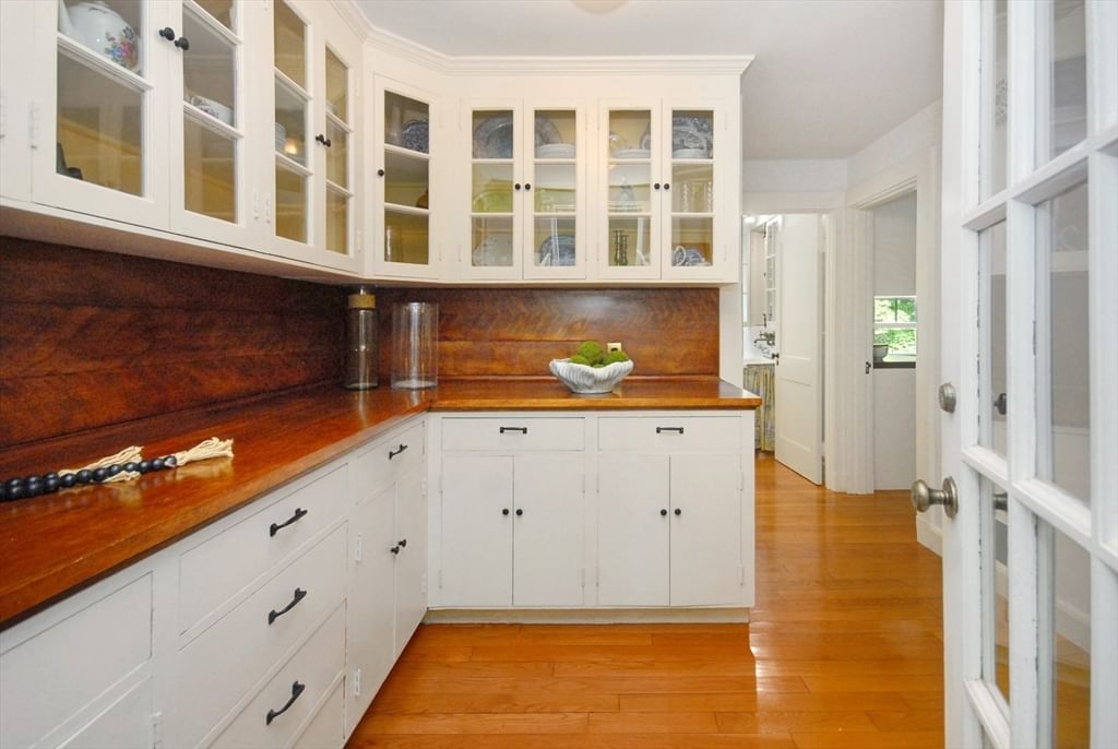 96 Lexington Road Lincoln — Photo 15 of 41