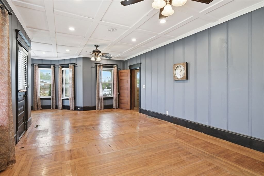 482 Holyoke St Ludlow — Photo 10 of 42