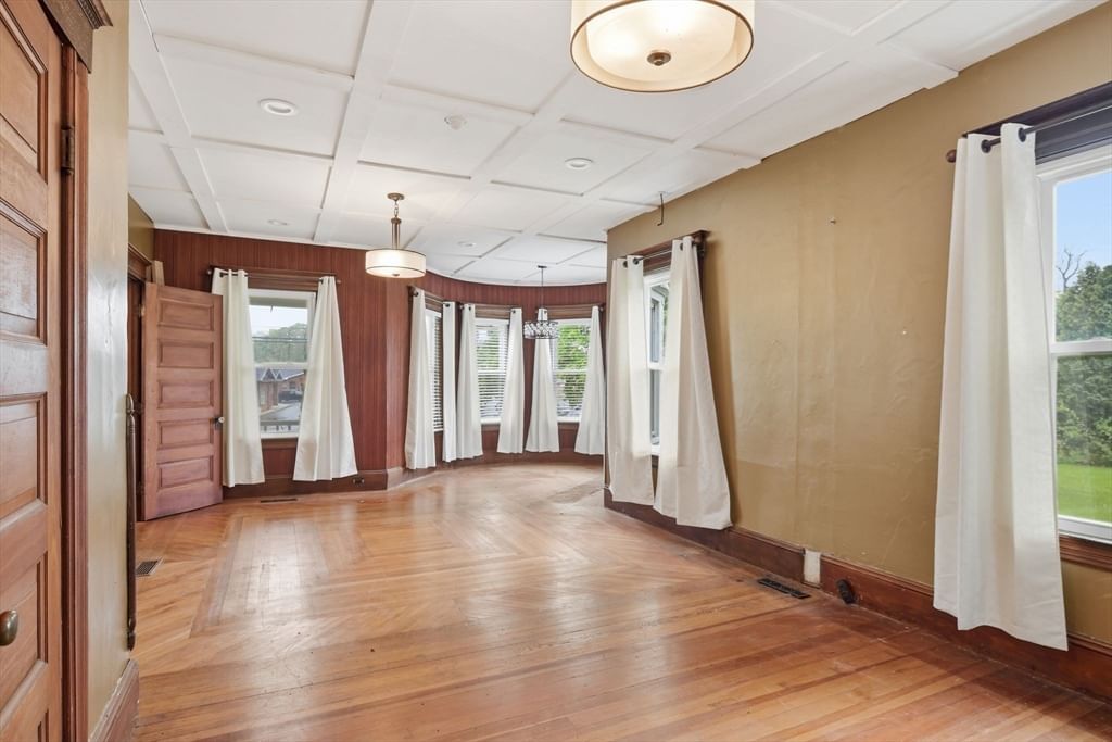 482 Holyoke St Ludlow — Photo 13 of 42