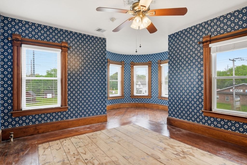 482 Holyoke St Ludlow — Photo 27 of 42