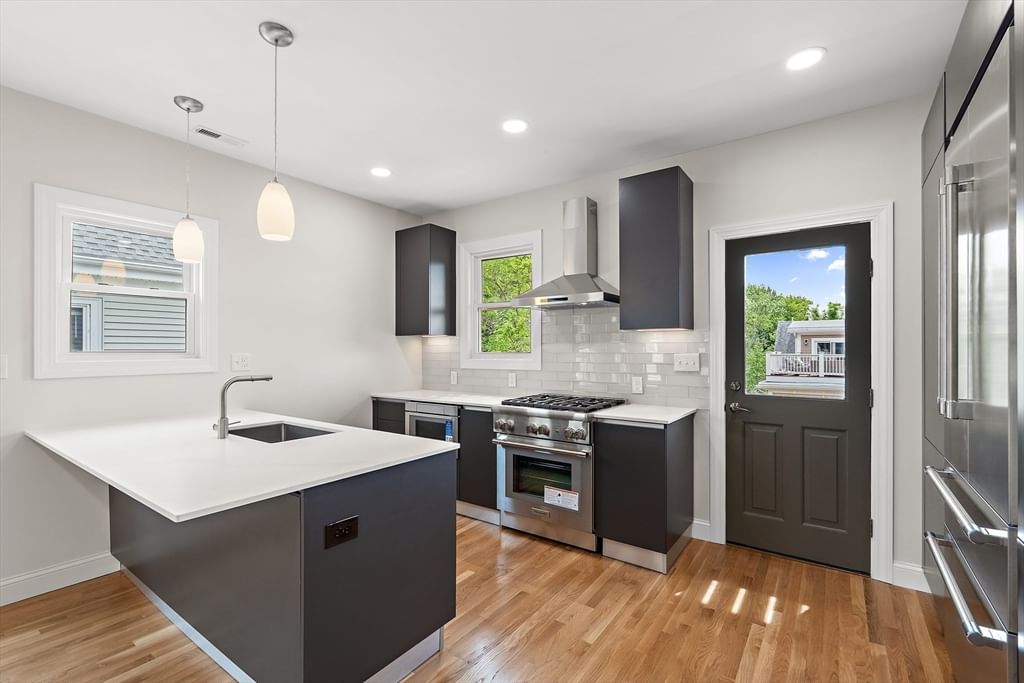 12 Foskett St #2 Somerville — Photo 8 of 26