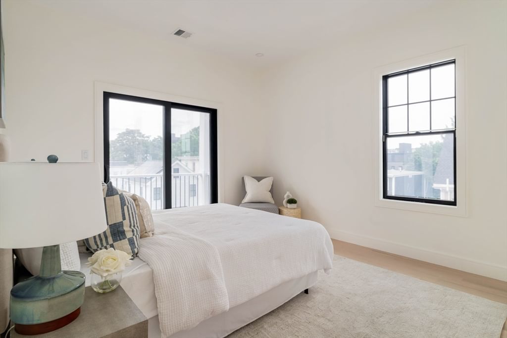 387 Norfolk St #3 Cambridge — Photo 17 of 33