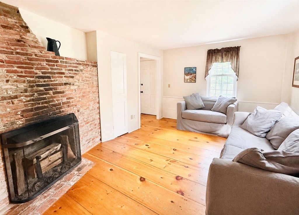 6 Cross St, Buckland, MA 01338 photo 3